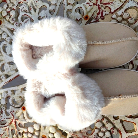 Lauren Conrad faux suede and faux fur slide slipper - Picture 5 of 6